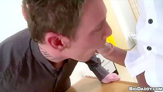 Georgio Gets Stretched Wide: Unfiltered Anal Breakdown – 18+