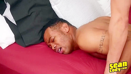 Fit Blonde Daddy Takes Charge: Controls Huge ebony stud – GayXXX Heat