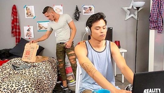 Cesar Max Fuels Steamy Hookup in Hot Roommate Fantasy – 18+