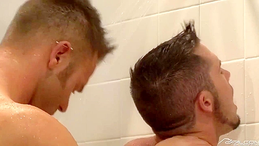 Steamy Gym Session Turns Hot as Bros-in-Law Share More Than Just Reps – TinyGays 18+