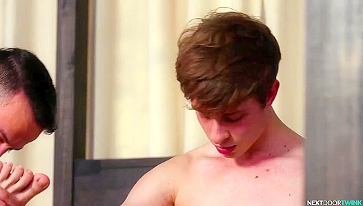 Gray-Gold Dominates Cody Viper Des Ires in Steamy Neighbor Encounter – Hot Gay Porn