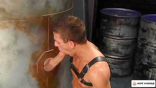 Alexander Gustavo Takes Huge Cock Down His Throat Through Glory Hole – 18+