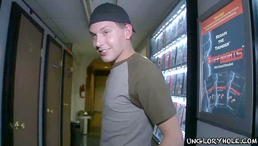 Jakob Cruz Slurps Hard Cock Through Glory Hole – Mind-Blowing Blowbie! – HotNewClip