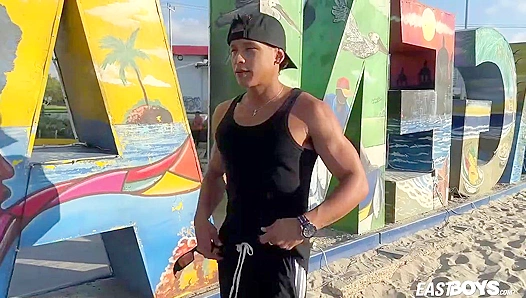 Chiseled God Damond Brown Flexes Every Muscle – EastBoys Hot Exclusives 18+