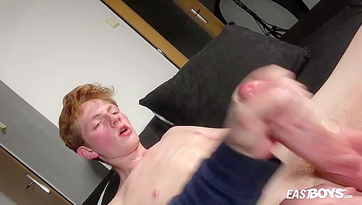 Jerzy Fox Takes a Thick Hand Job Like a Pro – EastBoys 18+