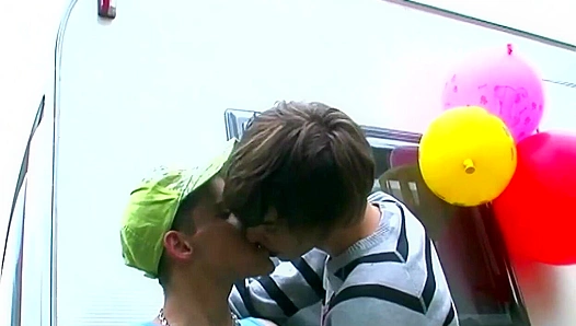 Double Trouble: Alex Stevens Swaps Mates for Steamy Blowjobs – GayXXX