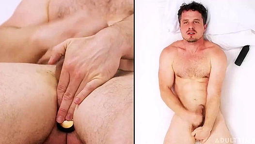 Robby Takes Plug, Screams in Pleasure – Mind-Blowing Orgasm Load