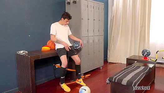 Sweat-Drenched Stud Cory Cums Hard After Football Practice – JAWKED