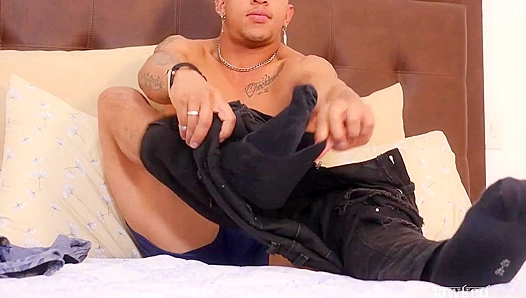 Demonic Heat: Deymon Castillos Burning Solo Craving – 18+
