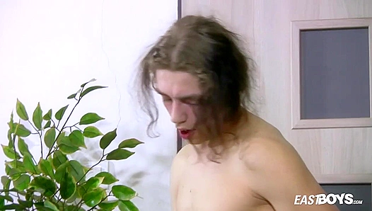 Slow Hand Pleasure: Smoothing Out Every Stroke – Sheldons Steamy Solo Scene – EastBoys 18+