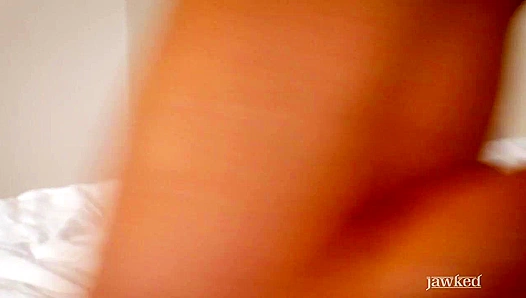 Stephen Angels Sensual Solo Show: Endless Strokes That Mesmerize – Jawked