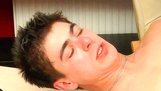 Ennio Teaches Damon to Relax — Steamy Pleasures from Playful Twinks – 18+