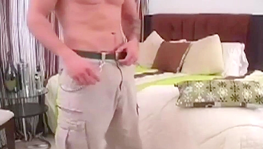 Jay Baight Groans While Jerking Off His Smooth, Massive Balls – Sexy Guys 30+