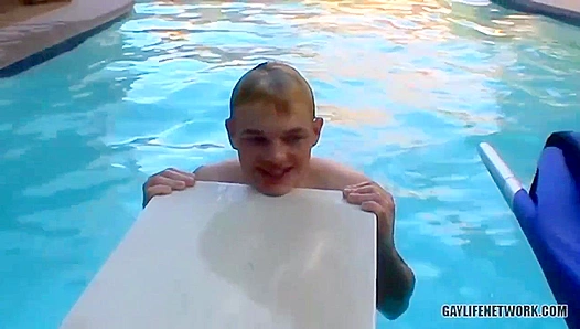 Steamy Skin-on-Skin: Jeremiah Caseys Hot Poolside Ride – LollipopTwinks