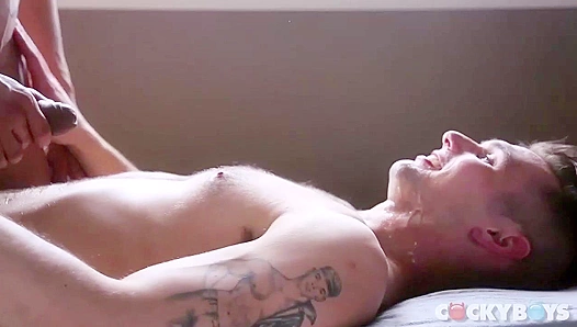 Chris Harder Gets Railed by Rafael Alencar in Hot Oral Session – 18+