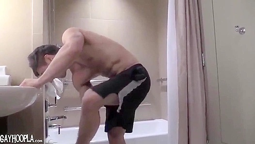 Zach Rodes Flexes Huge Cock Hot Feet While Jerking Off – GayXXX