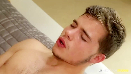 Michael Del Rey Dakota Youngs Steamy Fleshlight Session – 18+