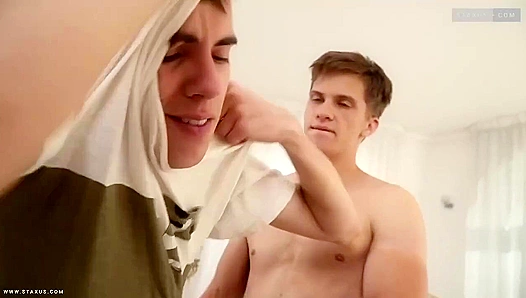 Wild Bareback Ride: Carl Sagan Colin Horners Hot Anal Action – Gay XXX
