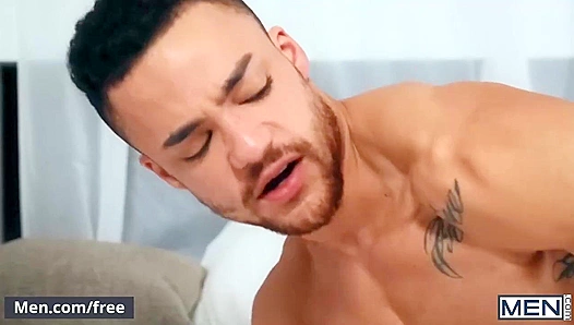 Beaux Banks Gets Devoured by Liam Cyb3rs Throbbing Rod – DrillMeNow