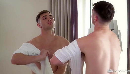 Wesley Woods Michael Boston: Hot Secret Trysts at Man Royale – 18+