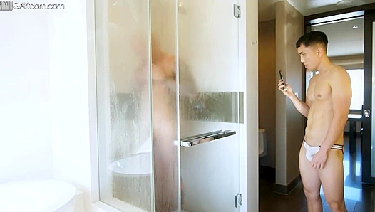Trevor, Laster Marcus Tresor Heat Up the Stall — Protected Shower Fuck – GayPornVault 18+