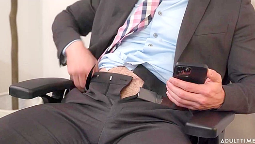 Steamy Office Encounter: Cristiano Derek Gets Wild – JerkBuddies 18+