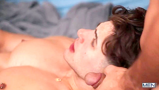 Ashton Summers Gets Ripped by Two Cocks in Hot DP Action — 18+