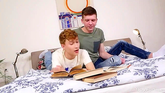 Angel Josh Gets Hot Shares a Wild, Cum-Filled Encounter – GayXXX