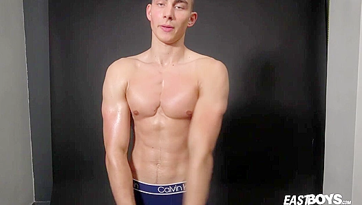 Oiled-Up Stallion Emilion Flexes Rock-Hard Abs – EastBoys Temptation