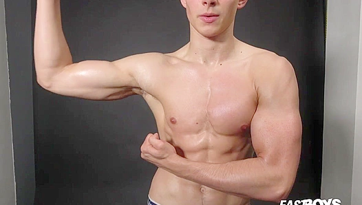 Oiled-Up Stallion Emilion Flexes Rock-Hard Abs – EastBoys Temptation