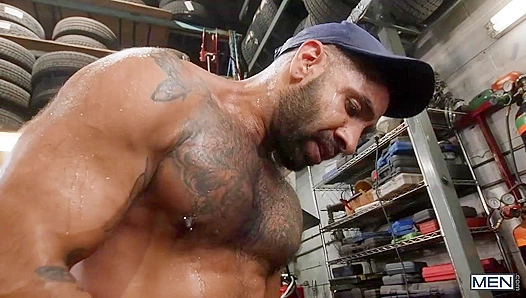 Hard-Riding Hairy Alphas: Mateo Zagal Chuck Conrad Go Raw – GayPornX