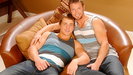 Marcus Mojo Kevin Crow Show Off Massive Hard-ons – Steamy Muscle Gay Action 18+