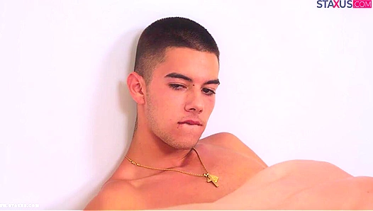 Ares Reign vs Jonny Montero: Anal Battle With Just One Winner – TinyGays 18+