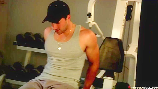 Muscle Hunger: Hot Brunettes Glistening Workout Lust – GayWorkouts 18+