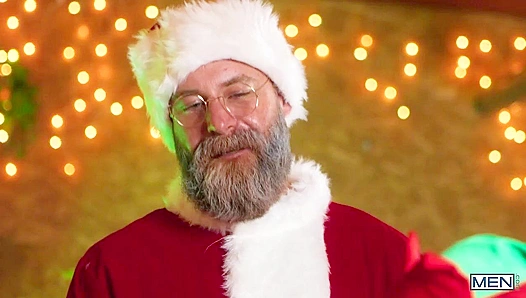 Daddy Cake Claims His Naughtiest Elf—Benjamin Blues Horny Xmas Ride