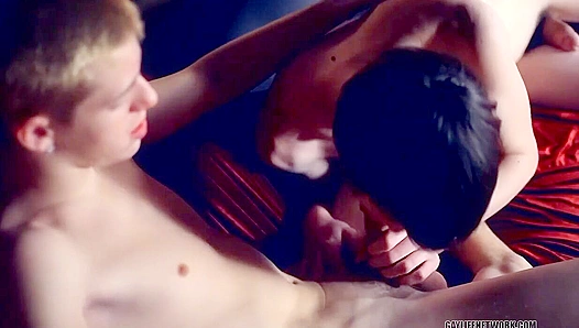 Vampire Nights: Kyle Elijahs Steaming Tryst Under Moonlight – 18+