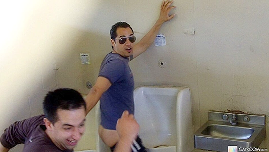 Jean Valjean Steve Mayos Steaming Hot Prank Turns X-Rated – GayXXX