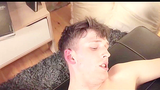 Conor Davis Dominates Timmy Williams in Wild Bareback Ride – GayXXX