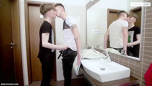 Jim Bridges Takes Control: Fiery Cowgirl Ride, Deep Anal Action – GayXXX