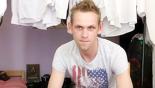 Double Trouble: Skinny Top Takes Twin Thrusts from Giant Dildos – 18+