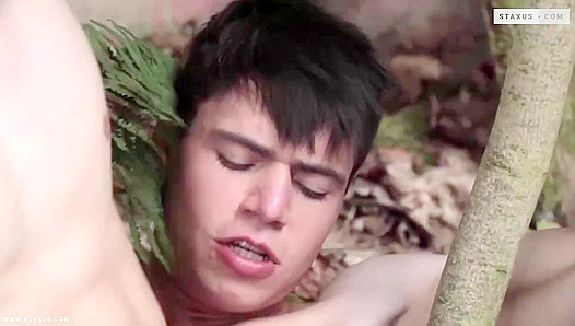 Hung Soldiers Collide: Jake Vittorio Goes Raw in Mutual Anal Madness – GayXXX