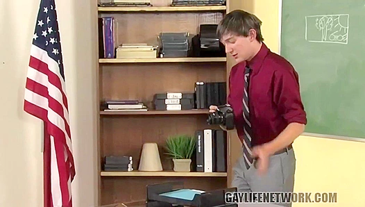 Andy Kay Dominates Throat Training with Fierce Passion – TeachTwinks 18+