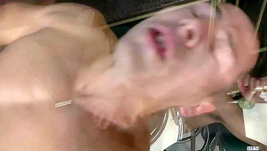 Craving Thick Meat: Hungry Waiter Devours Ripped Studs Tight Hole – XTubeGay 18+