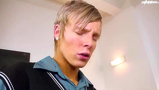 Joe Sorenson Swallows Leo Palmers Load in Hot Schoolroom Fuck – GayXXX