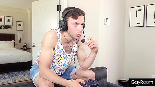 Starving for More: Hungry Courier Claims Horny Gamer Twink – Hot Dom Action