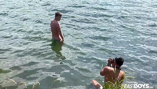 Justin Skyes Steamy Skin: Raw Passion Beneath the Burning Sun – GayPornX 18+