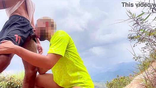 Hot Encounter: Muscle Guy Shares Steaming Blow Job Post Work Out – GayXXX 18+