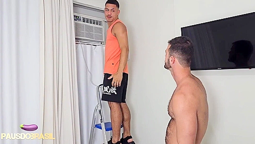 Hard Labor Lust: Handymans Thick Tool Steamy Load – GayPornDaily 18+