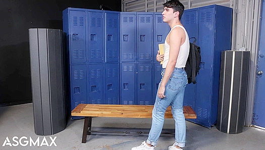 Step-Uncle Claims Me Hard: Deep Bareback Ride – PrideStudios 18+