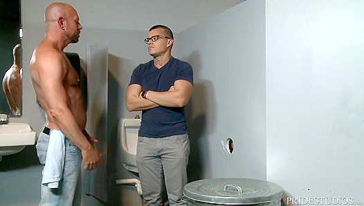 Sean Duran Delivers Mind-Blowing Dual Pleasure Through Glory Hole – Hot Gay Action